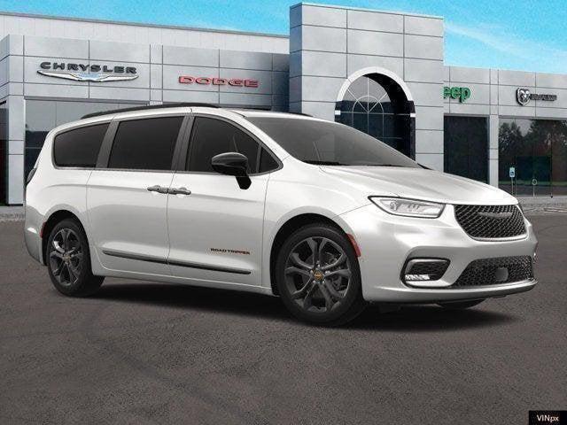 new 2024 Chrysler Pacifica car, priced at $47,577