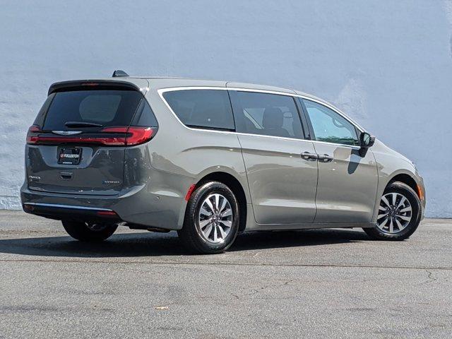 used 2023 Chrysler Pacifica Hybrid car, priced at $44,884