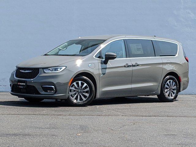 used 2023 Chrysler Pacifica Hybrid car, priced at $44,884