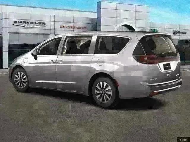 new 2023 Chrysler Pacifica Hybrid car, priced at $55,350