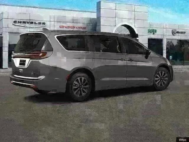 new 2023 Chrysler Pacifica Hybrid car, priced at $55,350