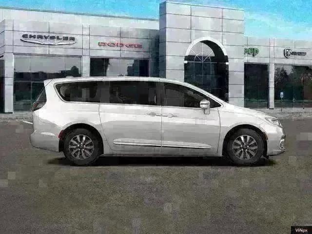 new 2023 Chrysler Pacifica Hybrid car, priced at $58,475