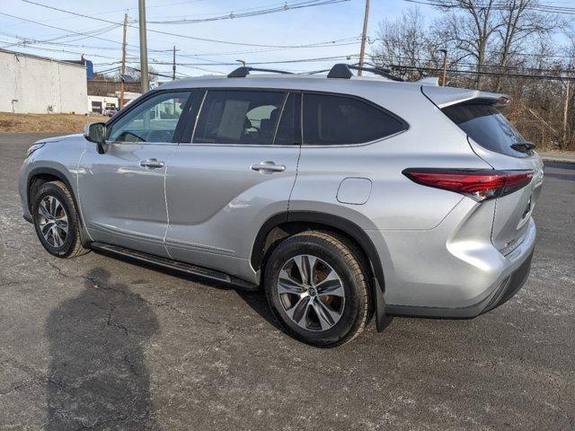 used 2022 Toyota Highlander car, priced at $32,500