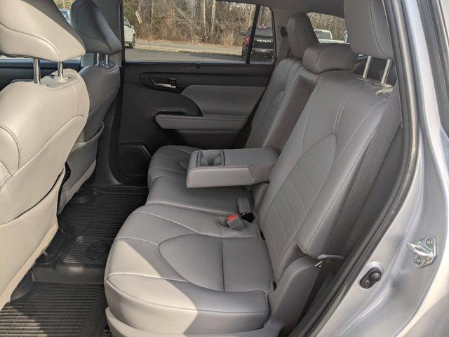 used 2022 Toyota Highlander car, priced at $32,500