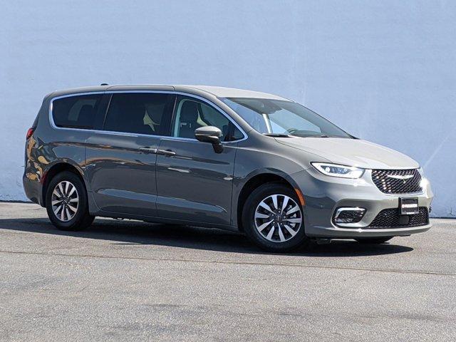 used 2023 Chrysler Pacifica Hybrid car, priced at $44,884