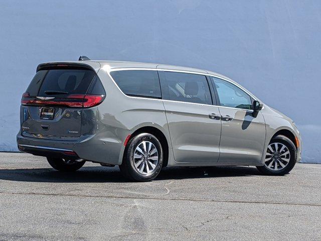 used 2023 Chrysler Pacifica Hybrid car, priced at $44,884