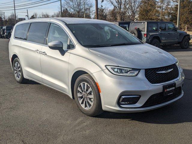 used 2023 Chrysler Pacifica Hybrid car, priced at $41,000