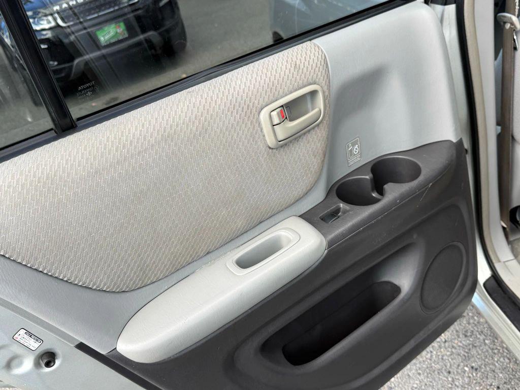used 2004 Toyota Highlander car, priced at $2,895