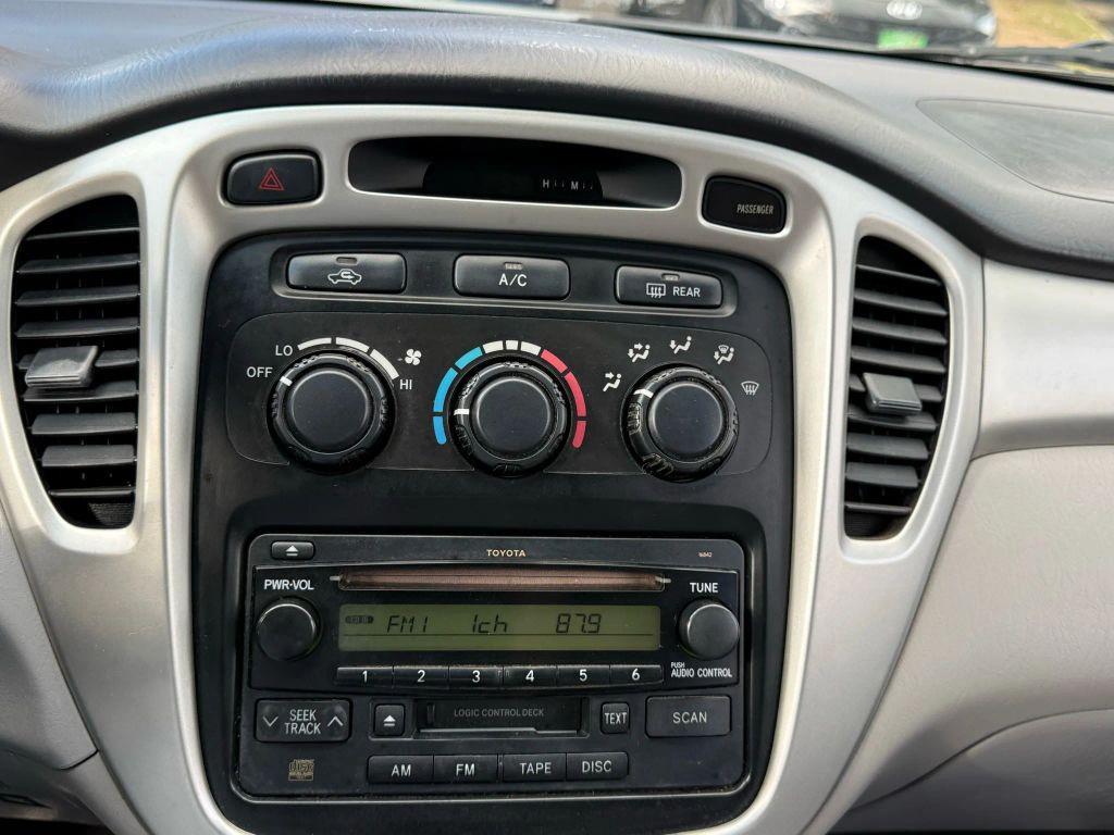 used 2004 Toyota Highlander car, priced at $2,895