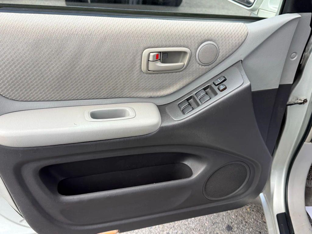 used 2004 Toyota Highlander car, priced at $2,895