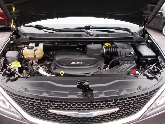 used 2018 Chrysler Pacifica car, priced at $15,495