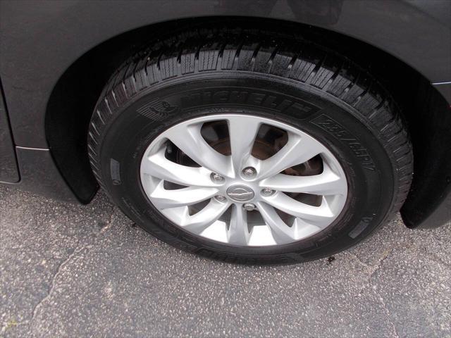 used 2018 Chrysler Pacifica car, priced at $15,495