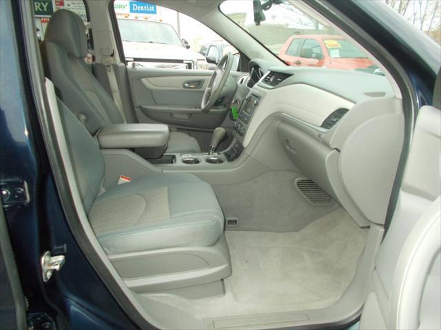 used 2015 Chevrolet Traverse car, priced at $8,995