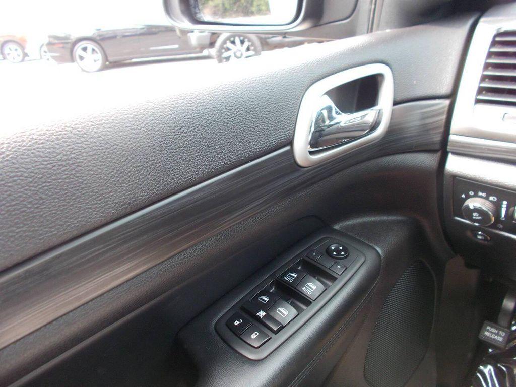 used 2020 Jeep Grand Cherokee car, priced at $17,495