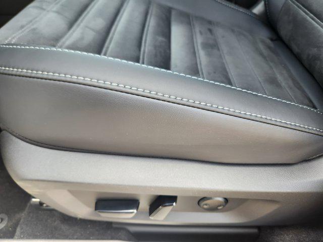 new 2025 Mitsubishi Outlander car, priced at $35,190