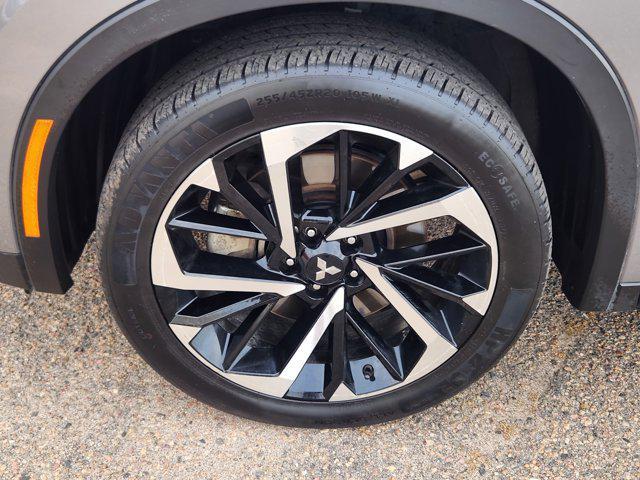 used 2024 Mitsubishi Outlander car, priced at $25,688