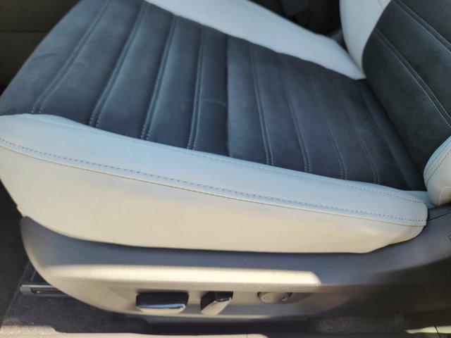 new 2025 Mitsubishi Outlander car, priced at $40,285