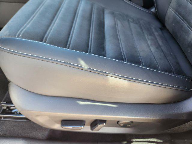 new 2025 Mitsubishi Outlander PHEV car, priced at $37,865