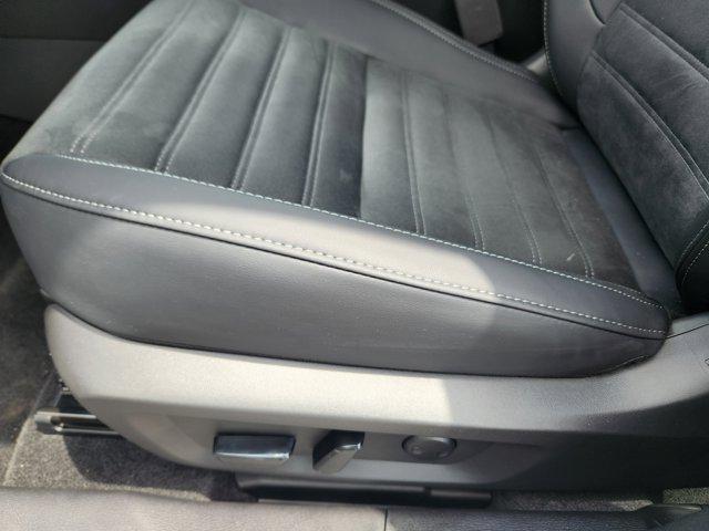 new 2025 Mitsubishi Outlander PHEV car, priced at $40,275