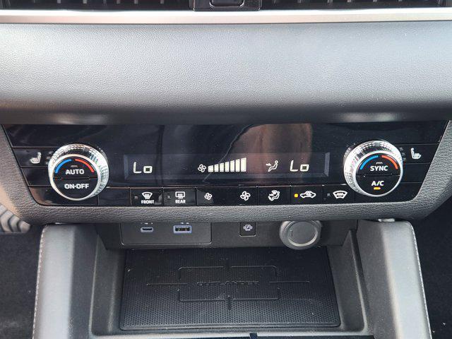 new 2025 Mitsubishi Outlander PHEV car, priced at $40,275