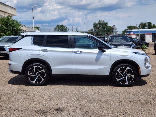 new 2024 Mitsubishi Outlander car, priced at $32,660