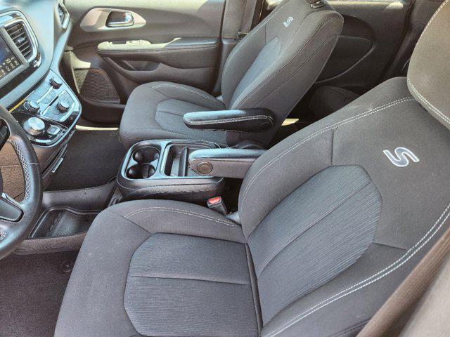 used 2020 Chrysler Pacifica car, priced at $21,744