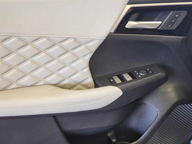 new 2025 Mitsubishi Outlander PHEV car, priced at $40,480