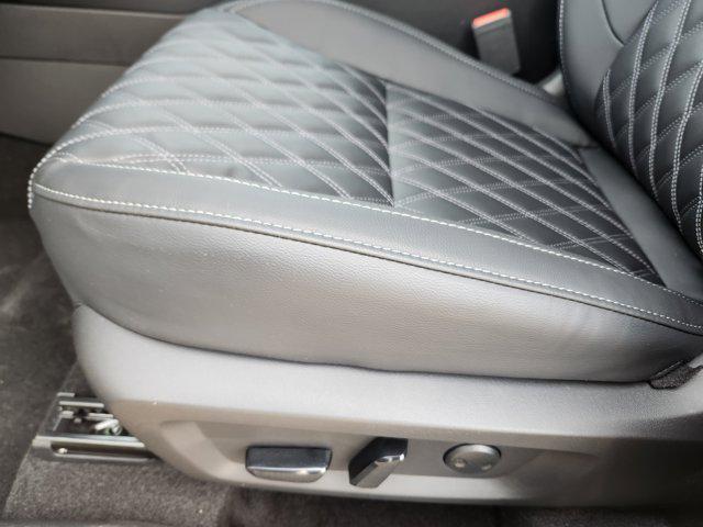 new 2025 Mitsubishi Outlander PHEV car, priced at $39,810