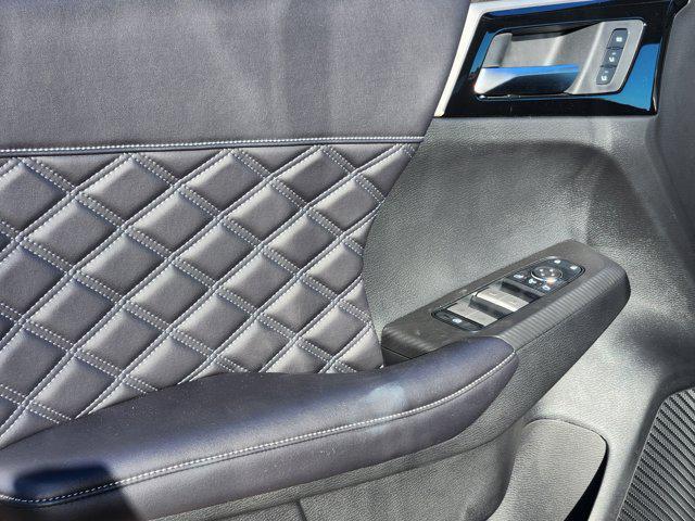 new 2025 Mitsubishi Outlander PHEV car, priced at $41,130