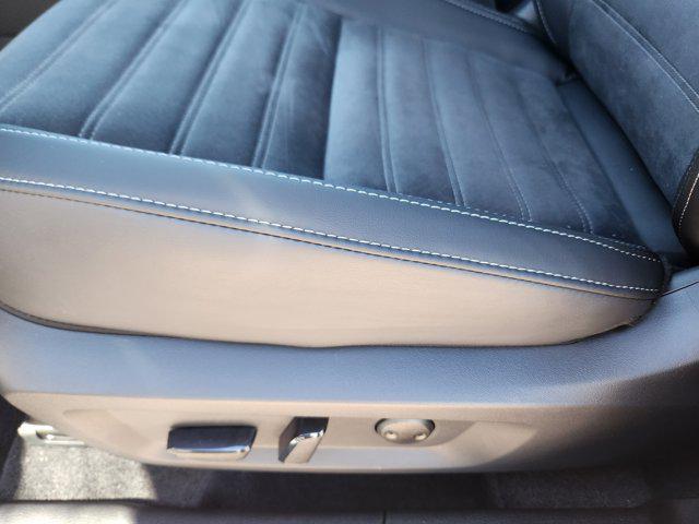 new 2025 Mitsubishi Outlander PHEV car, priced at $37,770