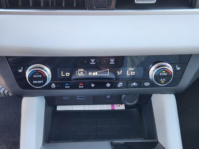 new 2025 Mitsubishi Outlander PHEV car, priced at $41,130