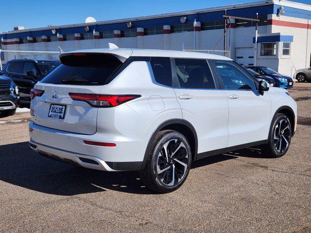 new 2024 Mitsubishi Outlander car, priced at $33,110