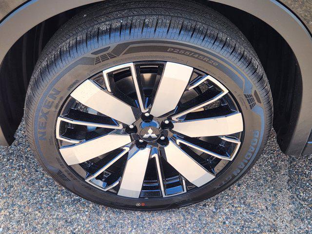 new 2025 Mitsubishi Outlander car, priced at $36,785