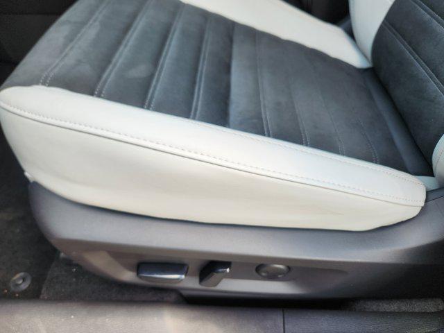 new 2025 Mitsubishi Outlander car, priced at $36,785