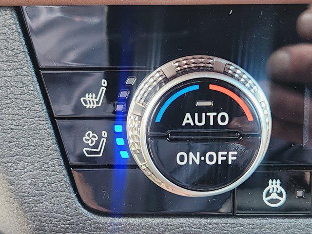 new 2025 Mitsubishi Outlander car, priced at $43,645