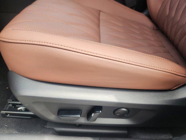 new 2025 Mitsubishi Outlander car, priced at $43,645
