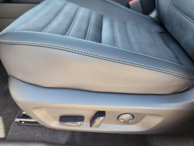 new 2025 Mitsubishi Outlander PHEV car, priced at $39,870