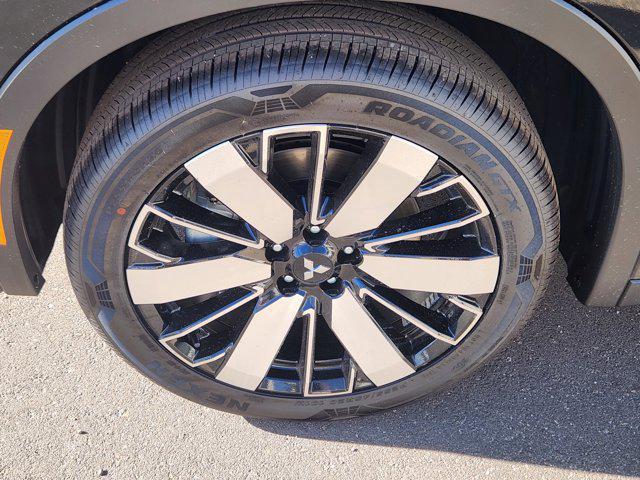 new 2025 Mitsubishi Outlander car, priced at $36,840