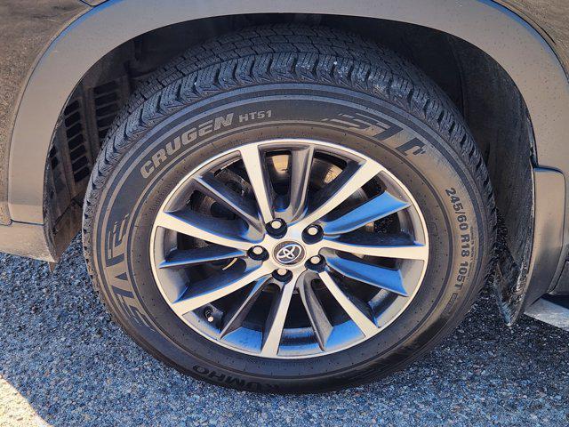 used 2019 Toyota Highlander car, priced at $27,172