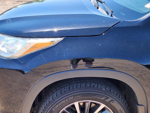 used 2019 Toyota Highlander car, priced at $27,172