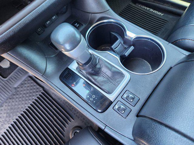 used 2019 Toyota Highlander car, priced at $27,172