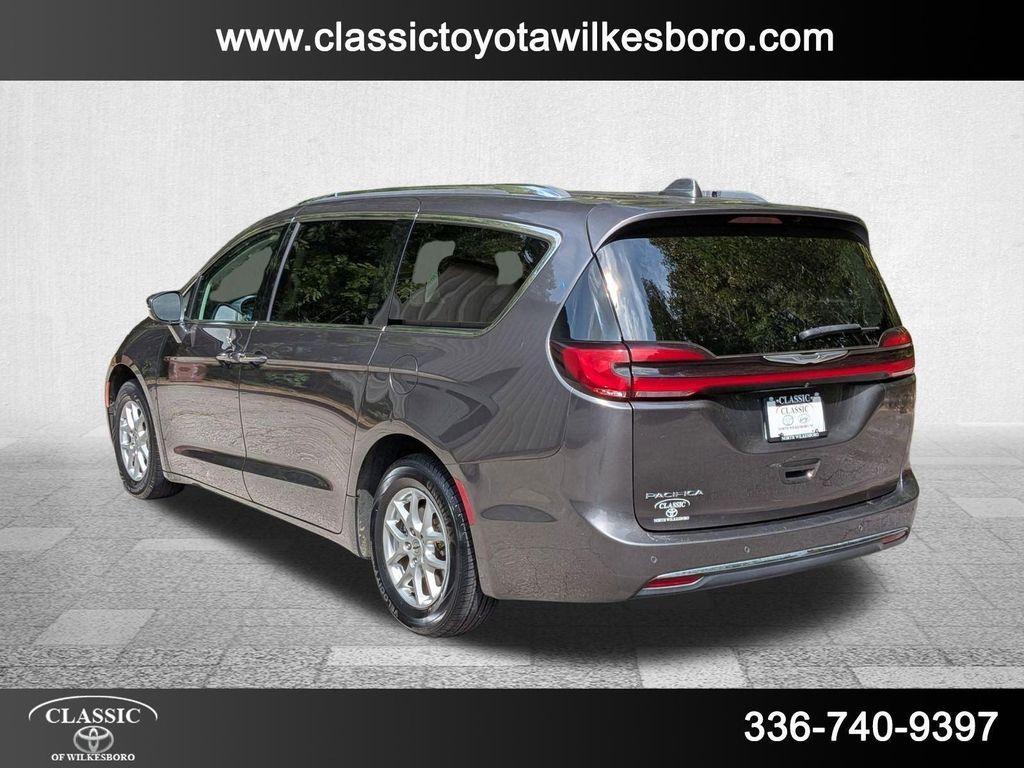 used 2021 Chrysler Pacifica car, priced at $18,798