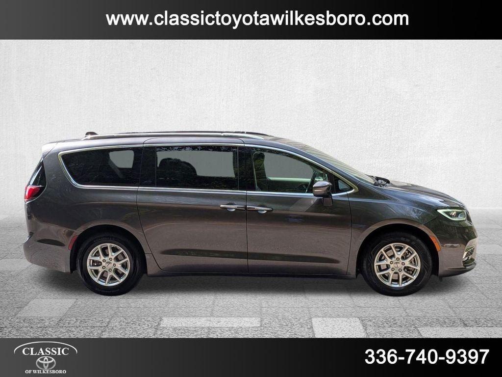 used 2021 Chrysler Pacifica car, priced at $18,798