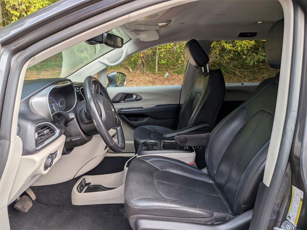used 2021 Chrysler Pacifica car, priced at $18,798
