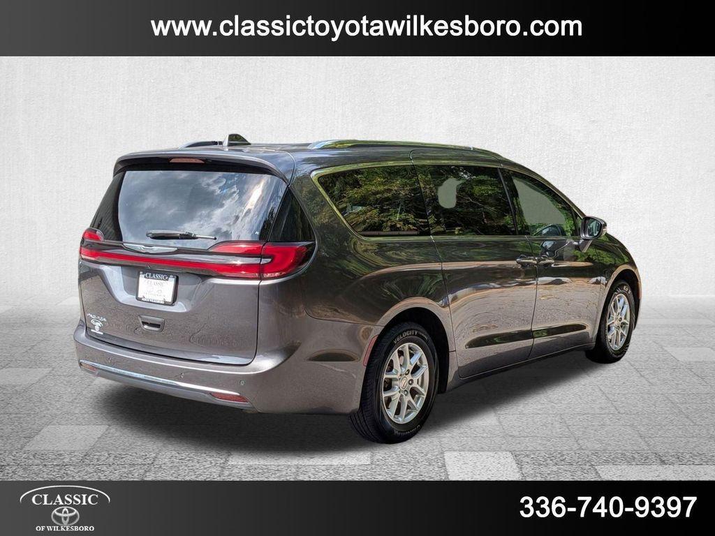 used 2021 Chrysler Pacifica car, priced at $18,798