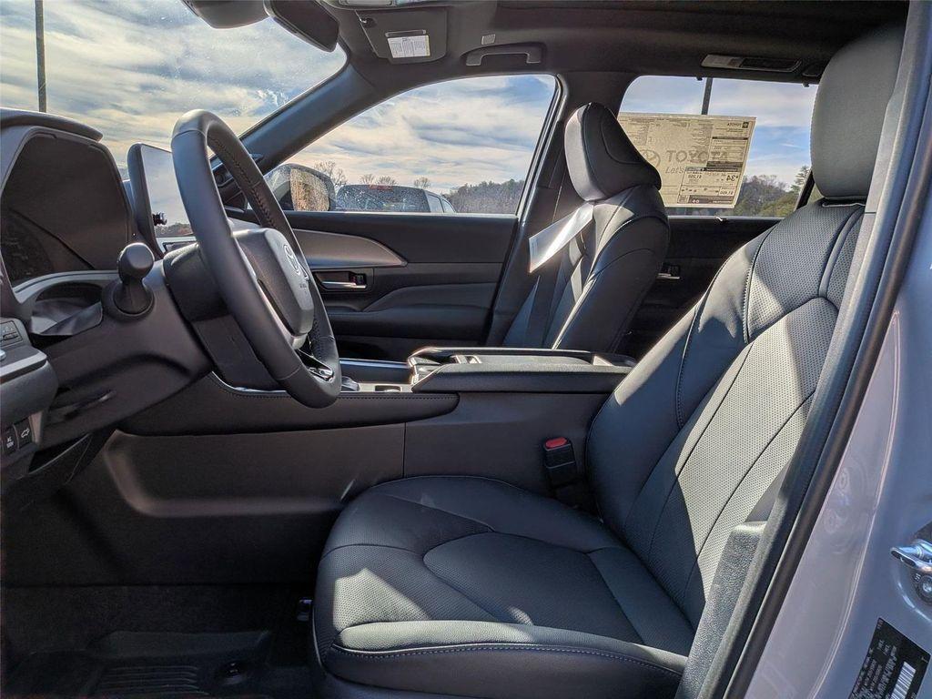 new 2026 Toyota Highlander Hybrid car, priced at $56,235