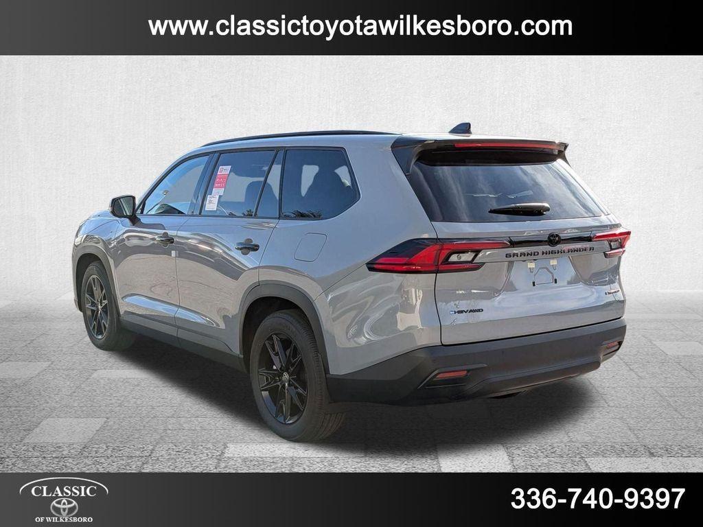 new 2026 Toyota Highlander Hybrid car, priced at $56,235