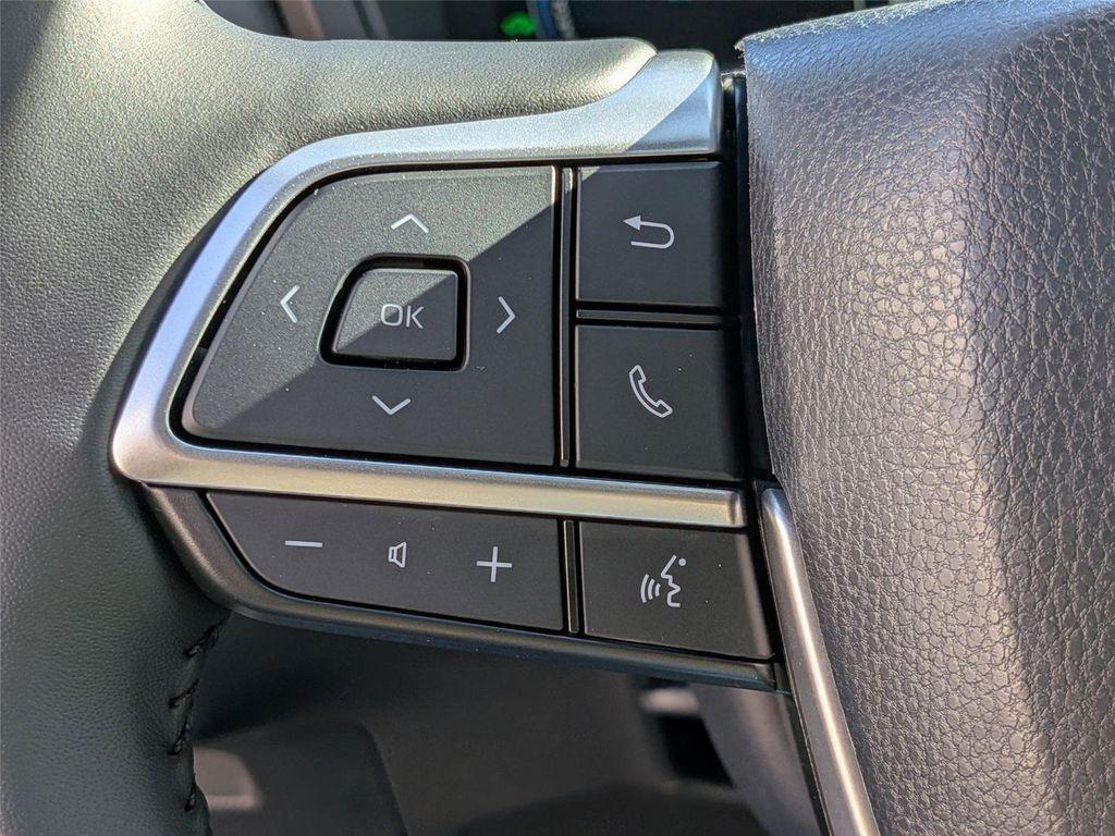 new 2026 Toyota Highlander Hybrid car, priced at $56,235