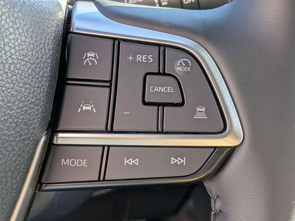 new 2026 Toyota Highlander Hybrid car, priced at $56,235