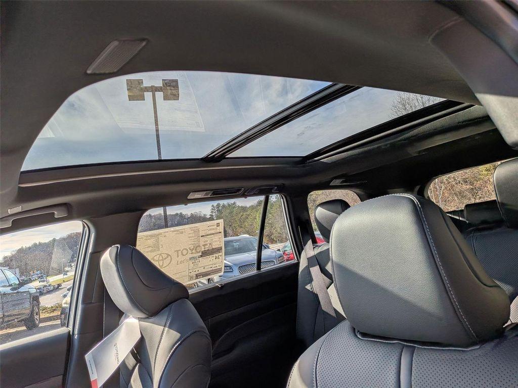 new 2026 Toyota Highlander Hybrid car, priced at $56,235